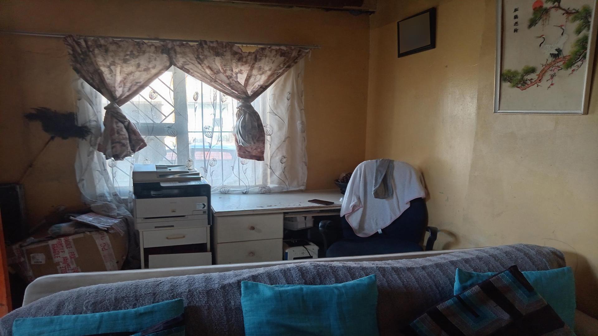 Lounges of property in Khayelitsha