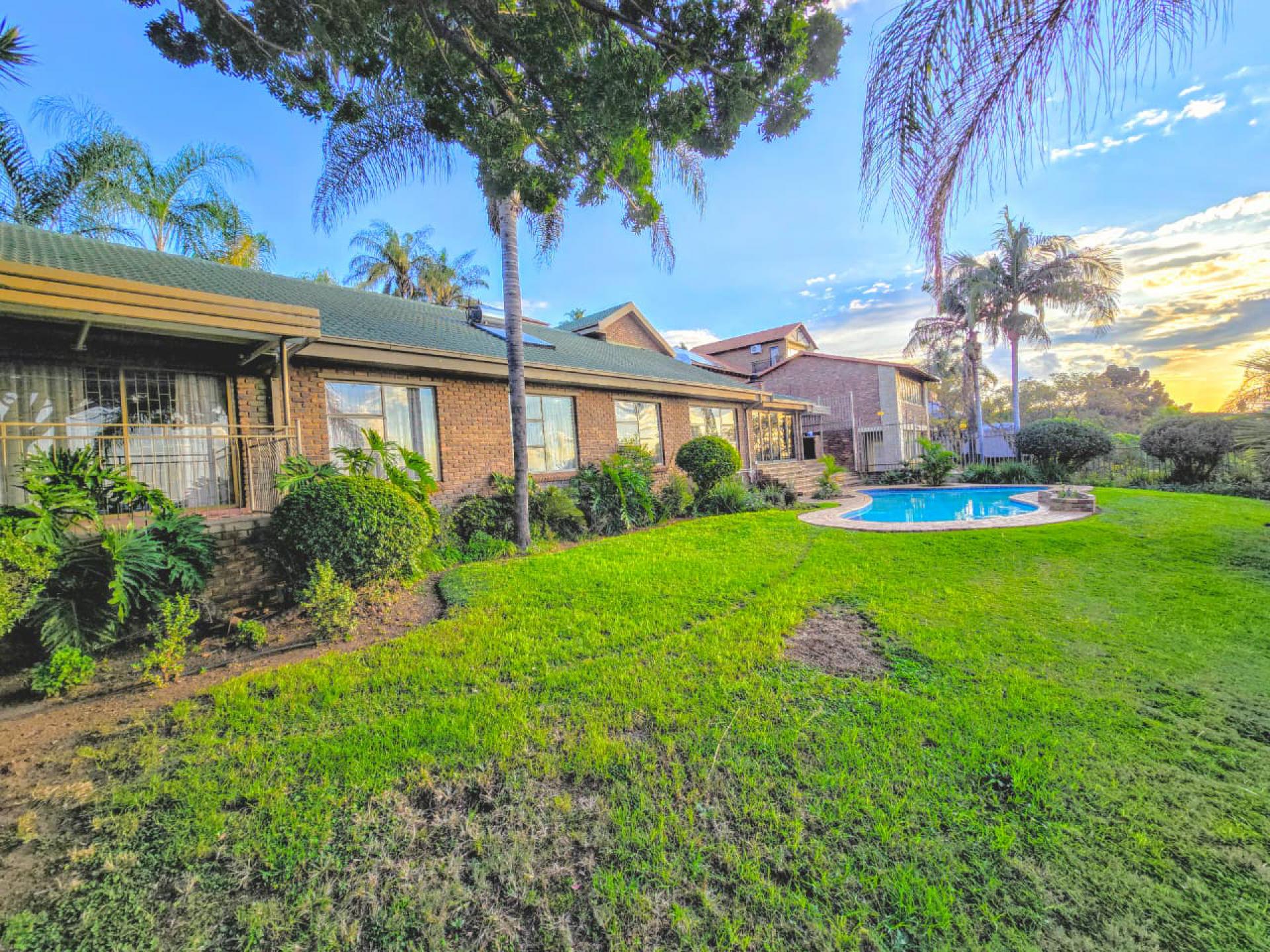  of property in Magalieskruin