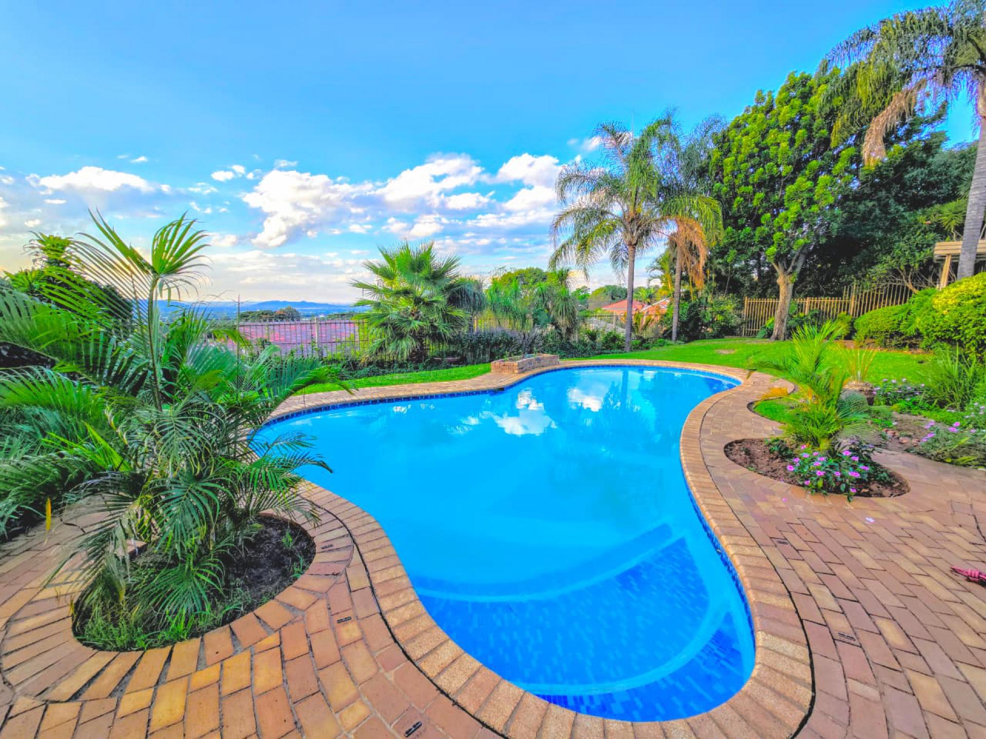  of property in Magalieskruin