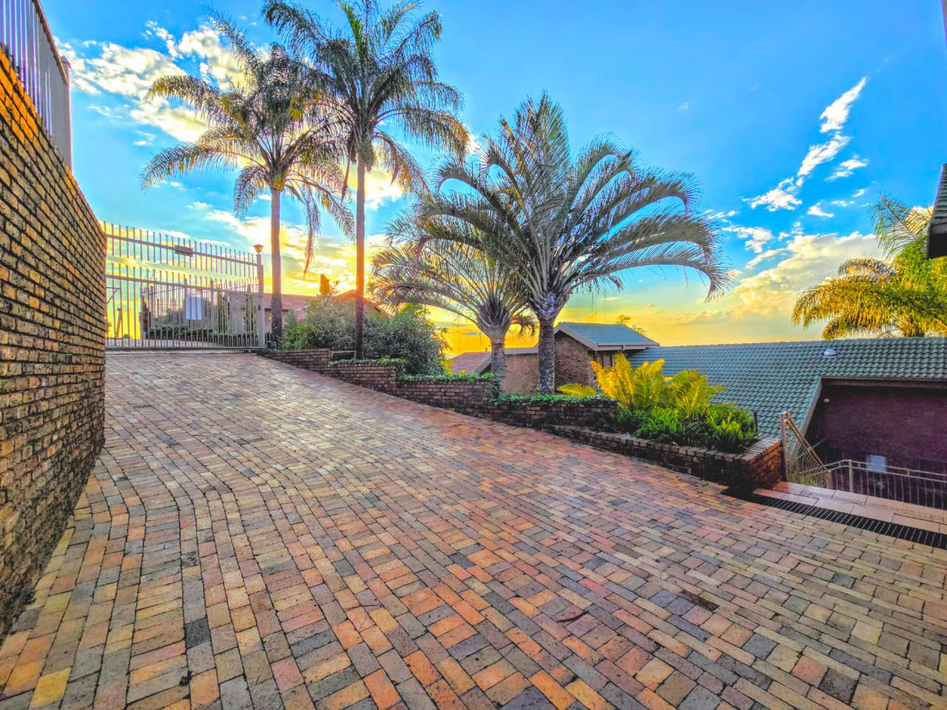  of property in Magalieskruin