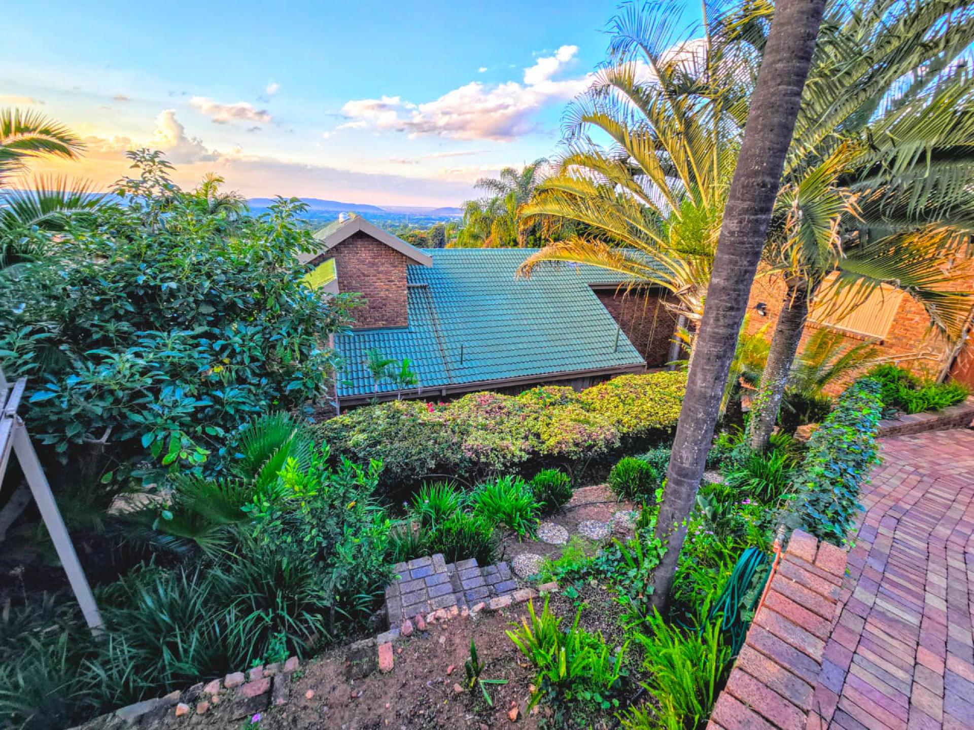 of property in Magalieskruin