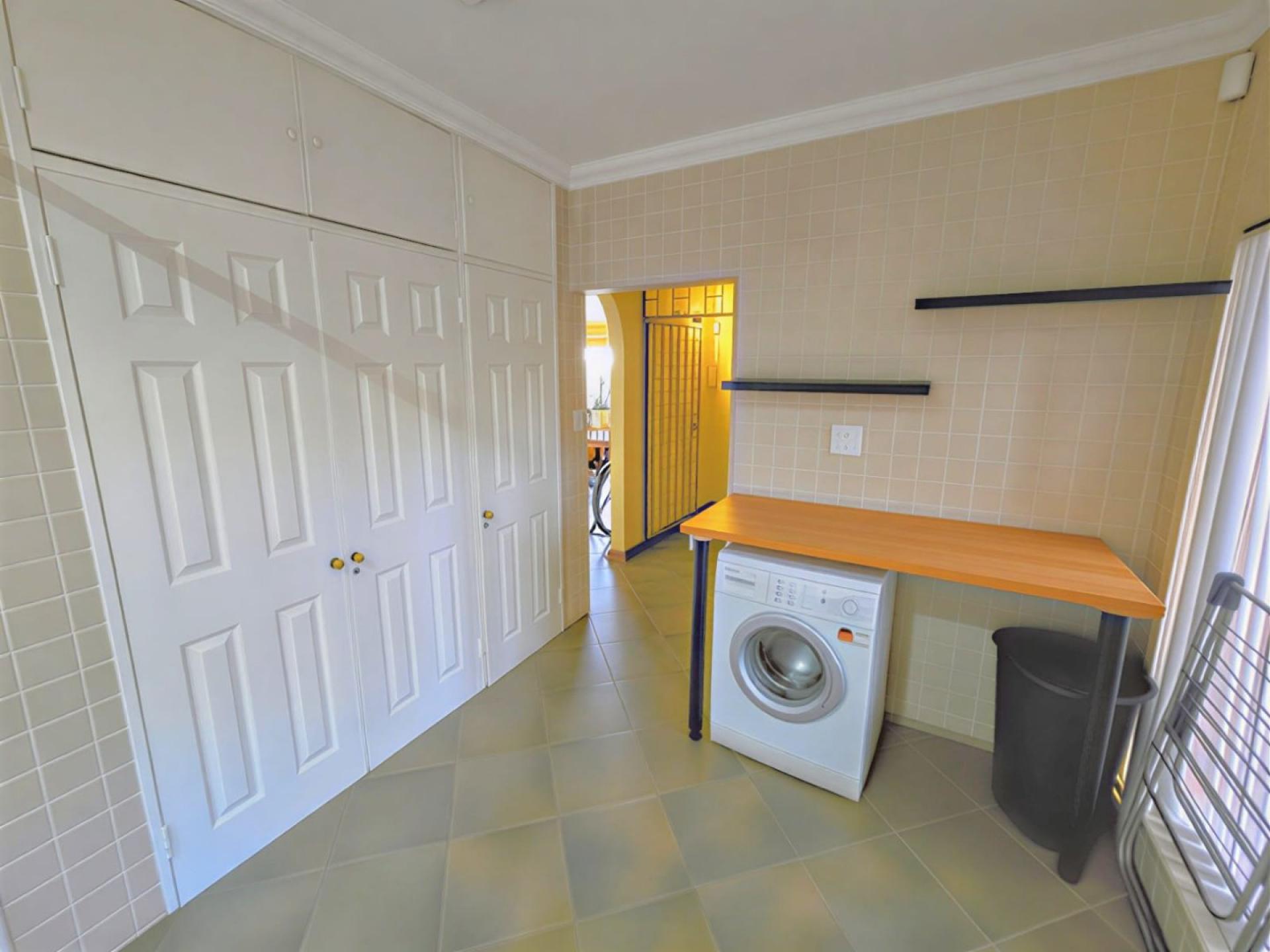  of property in Magalieskruin
