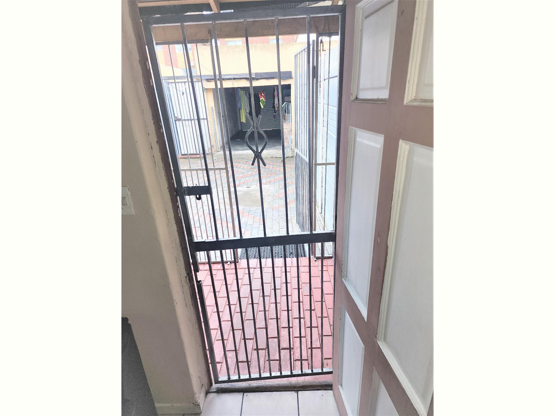 of property in Parow Central