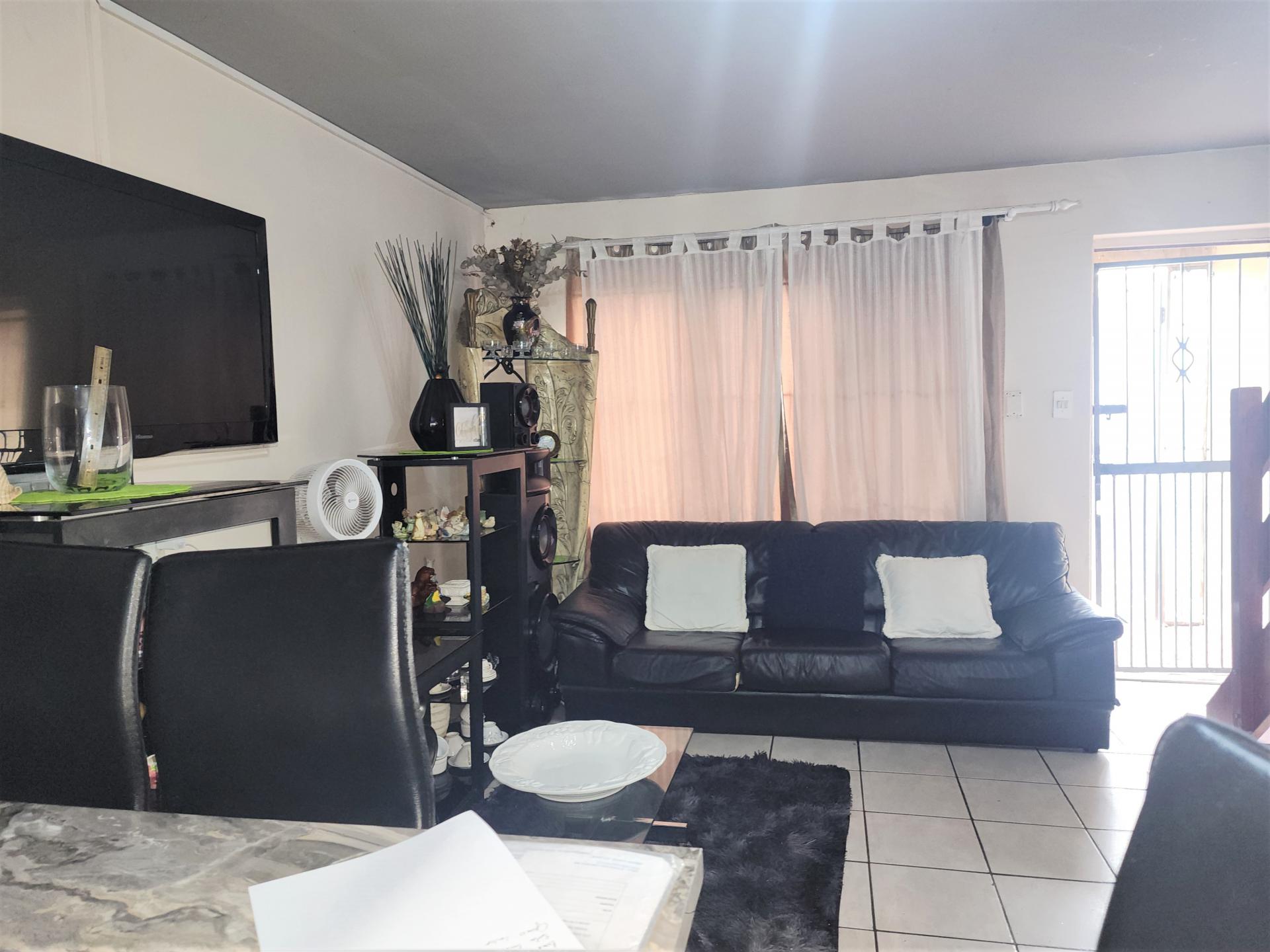  of property in Parow Central