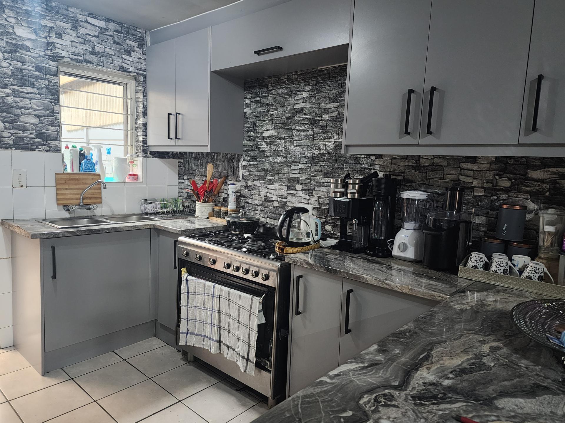  of property in Parow Central