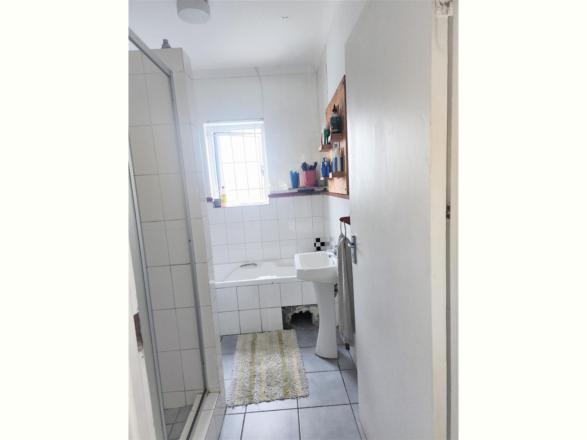  of property in Parow Central