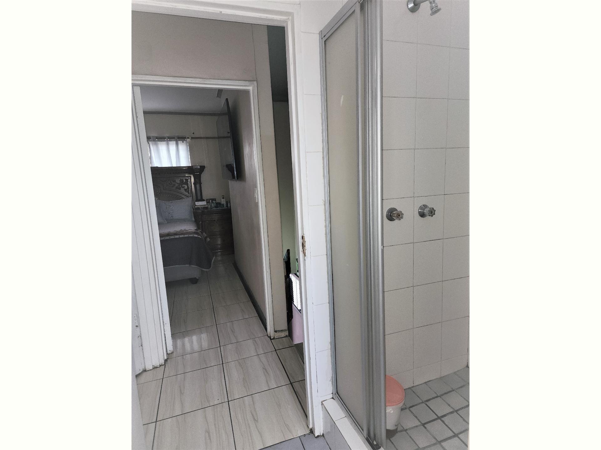  of property in Parow Central