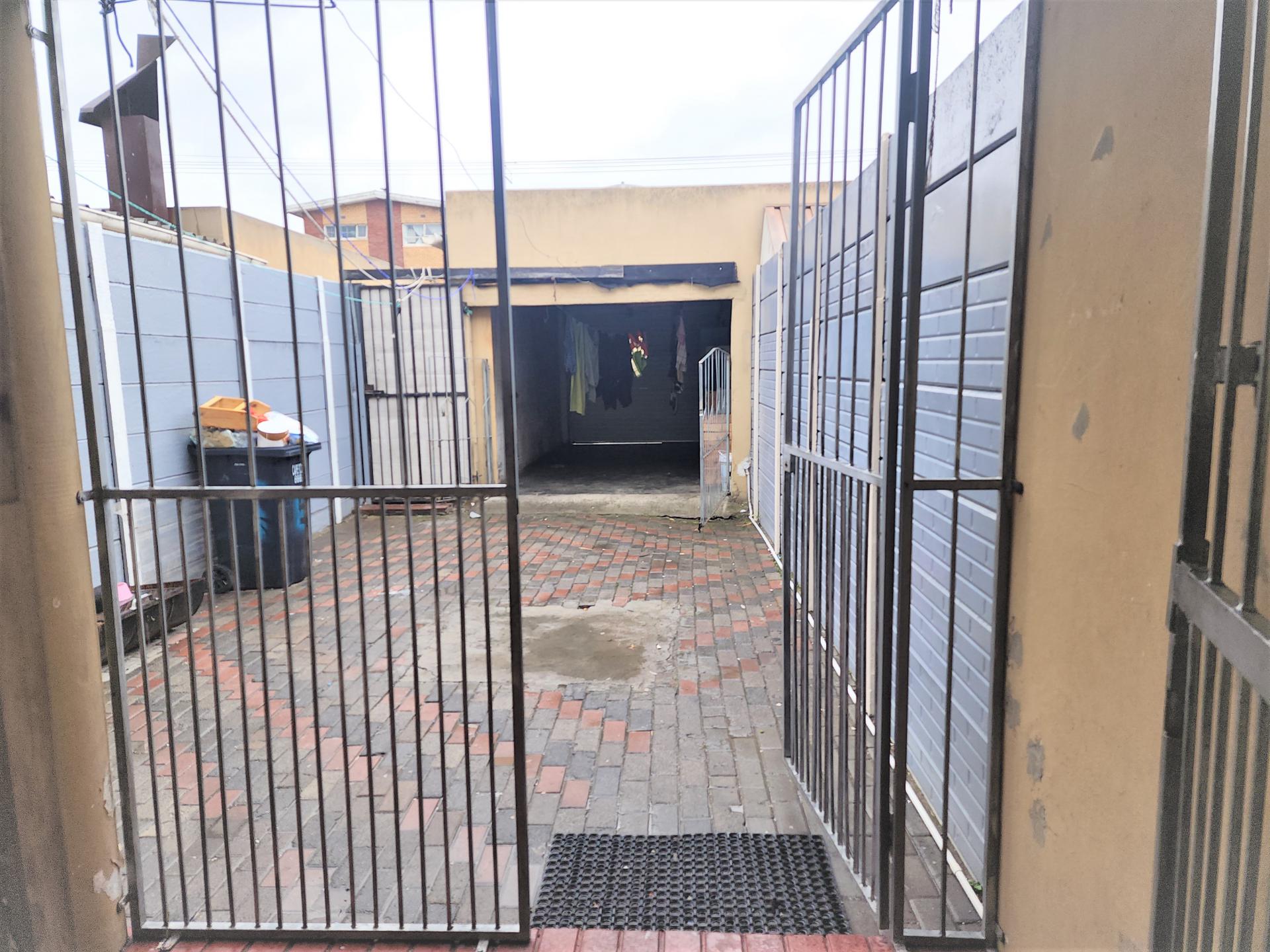  of property in Parow Central