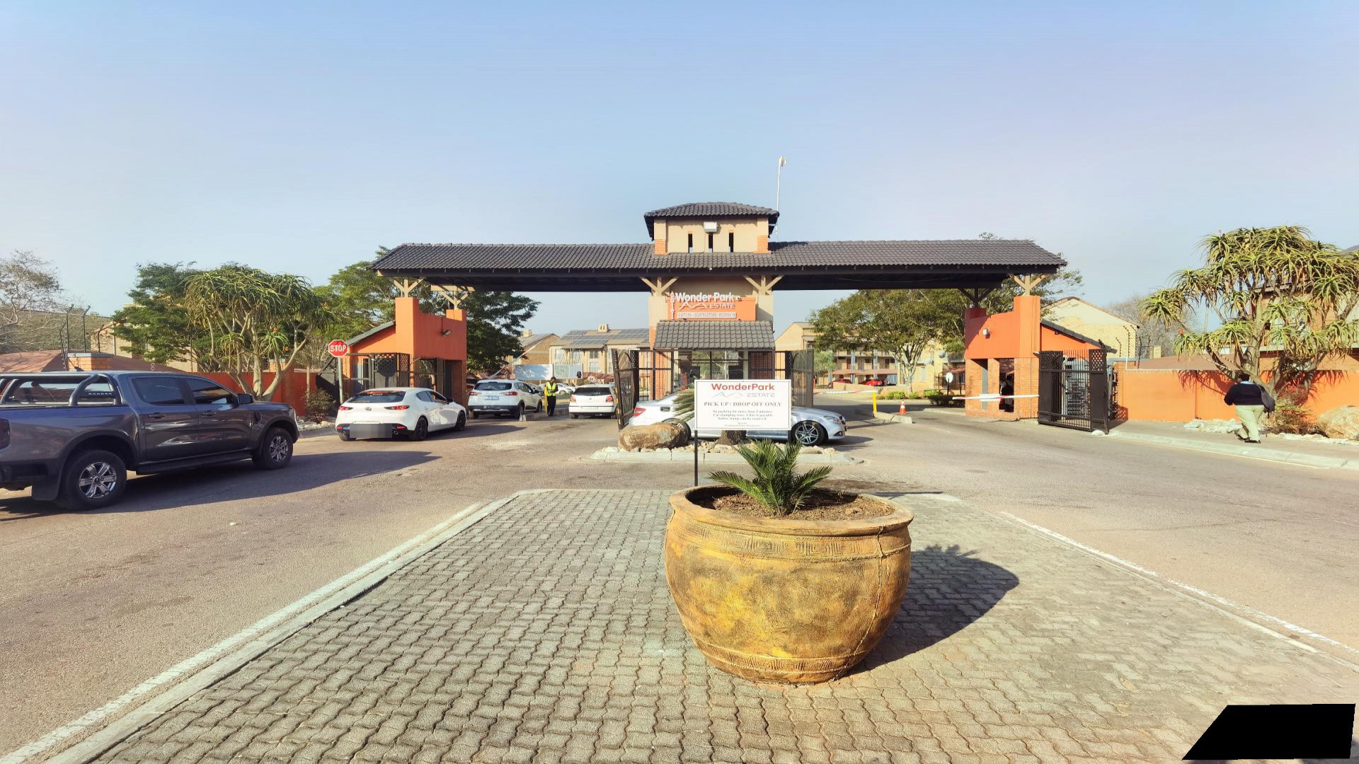 Front View of property in Karenpark