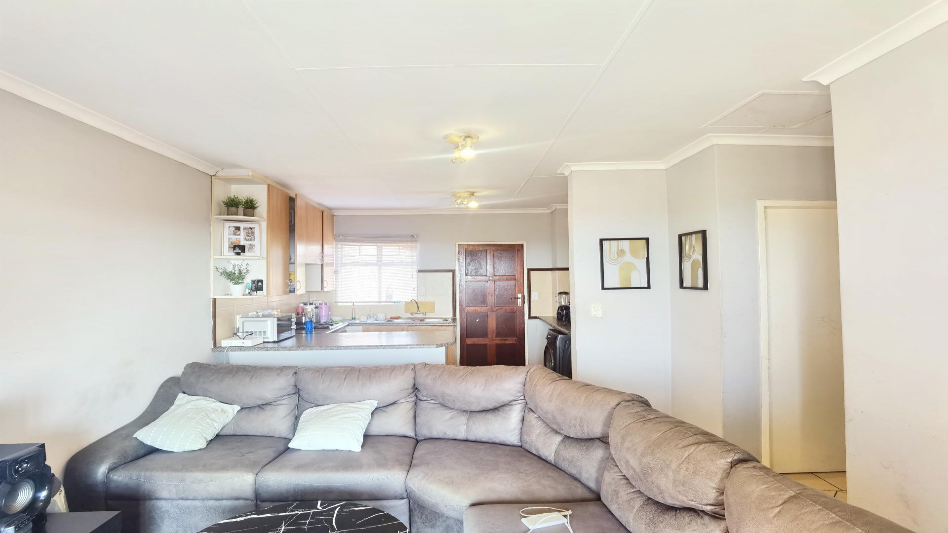 Lounges of property in Karenpark