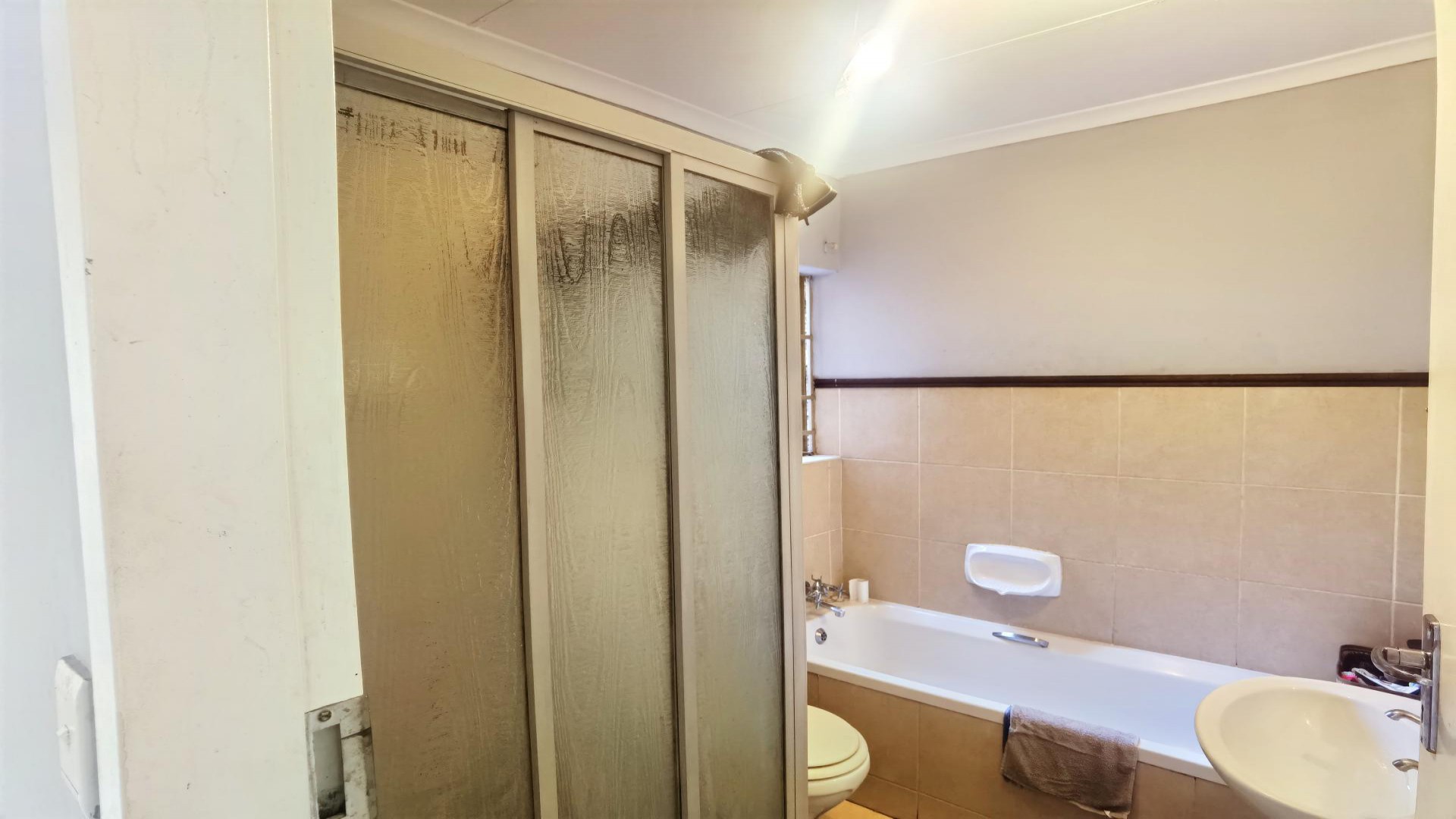 Bathroom 1 of property in Karenpark