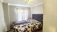 Bed Room 1 of property in Karenpark