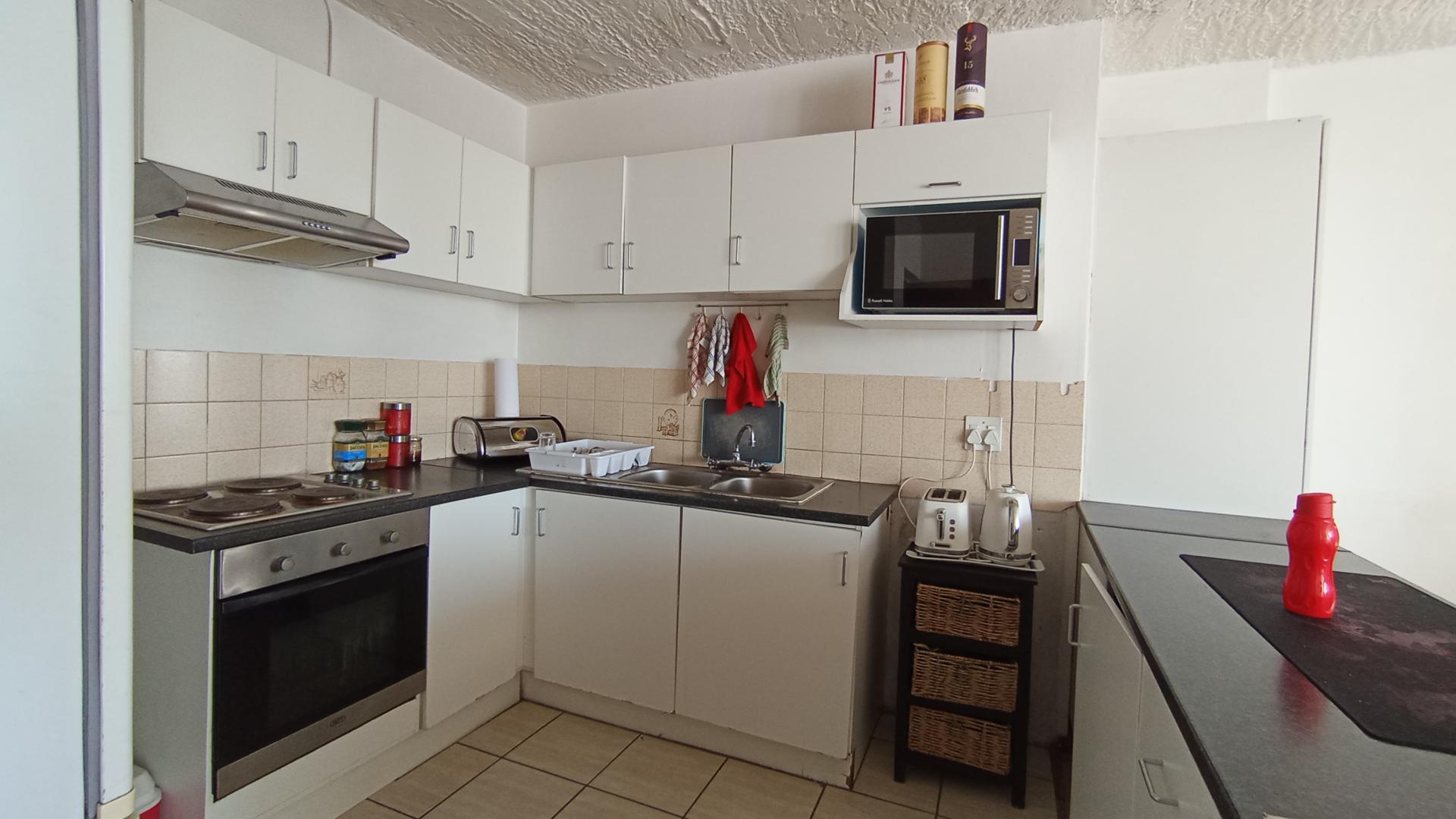 Kitchen - 8 square meters of property in Silverton
