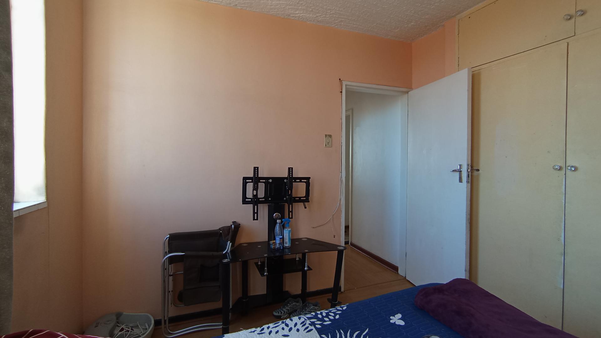 Bed Room 1 - 11 square meters of property in Silverton