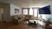 Lounges - 35 square meters of property in Silverton