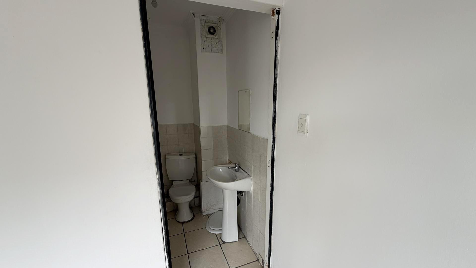 Main Bathroom of property in Stanger