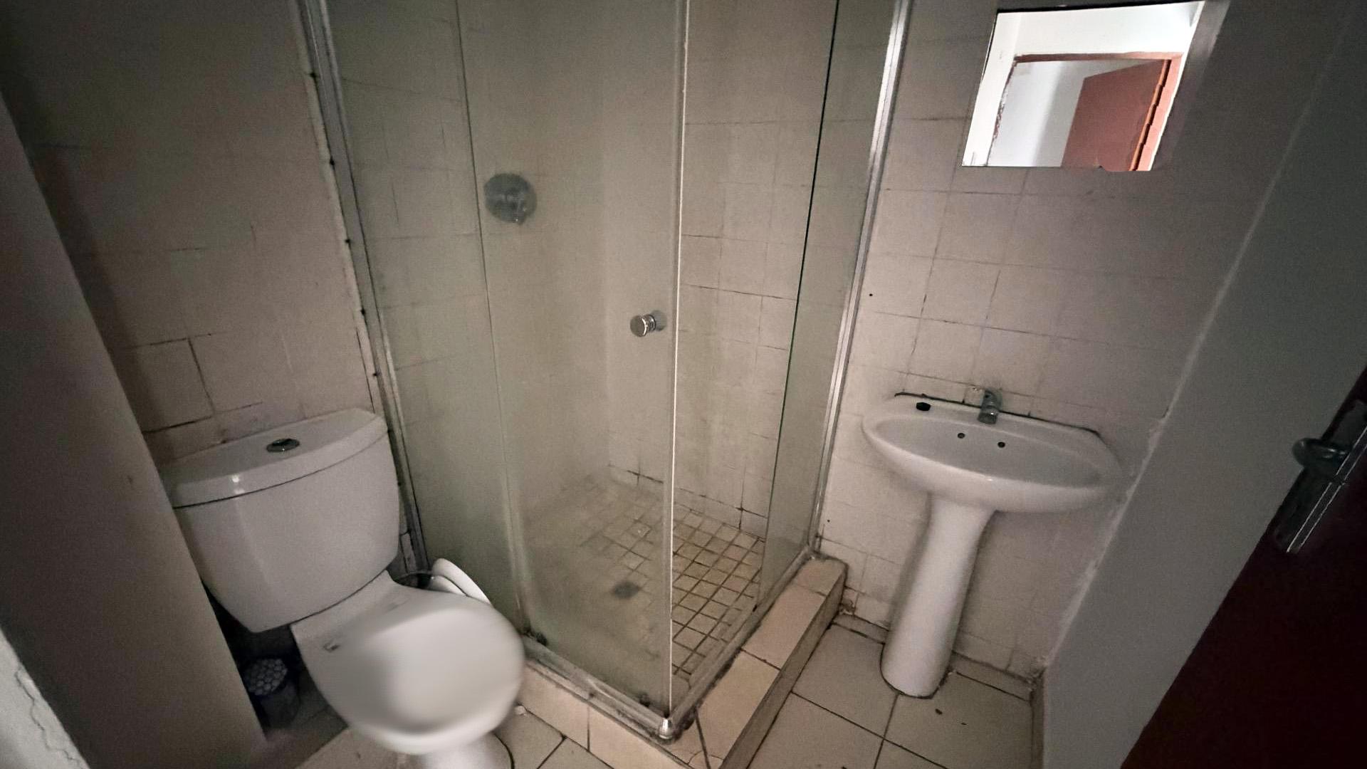 Bathroom 1 of property in Stanger