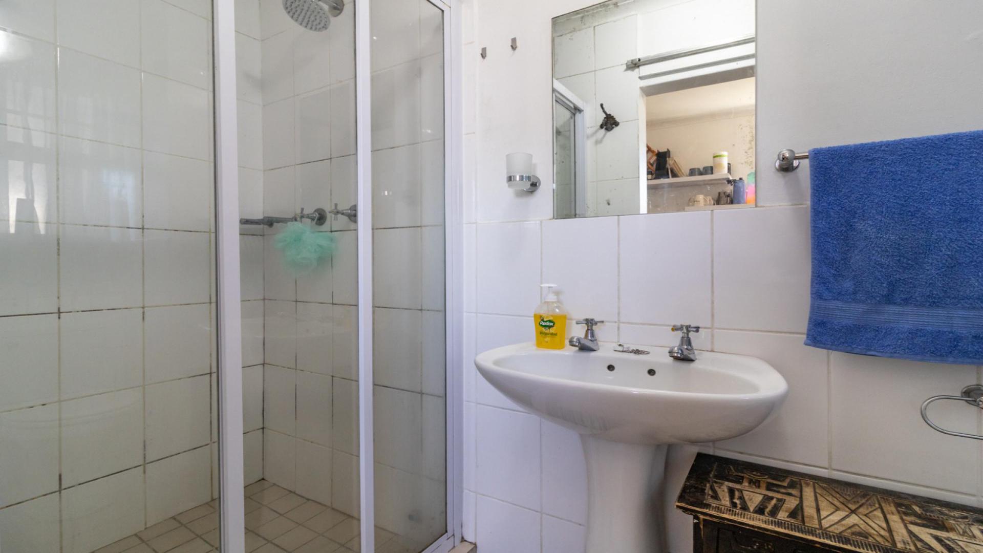 Bathroom 1 of property in Wellington
