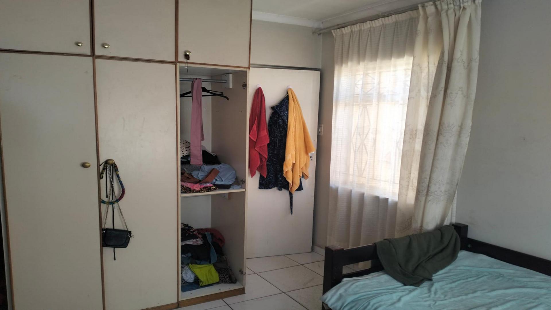 Bed Room 3 of property in Eldorado Park AH