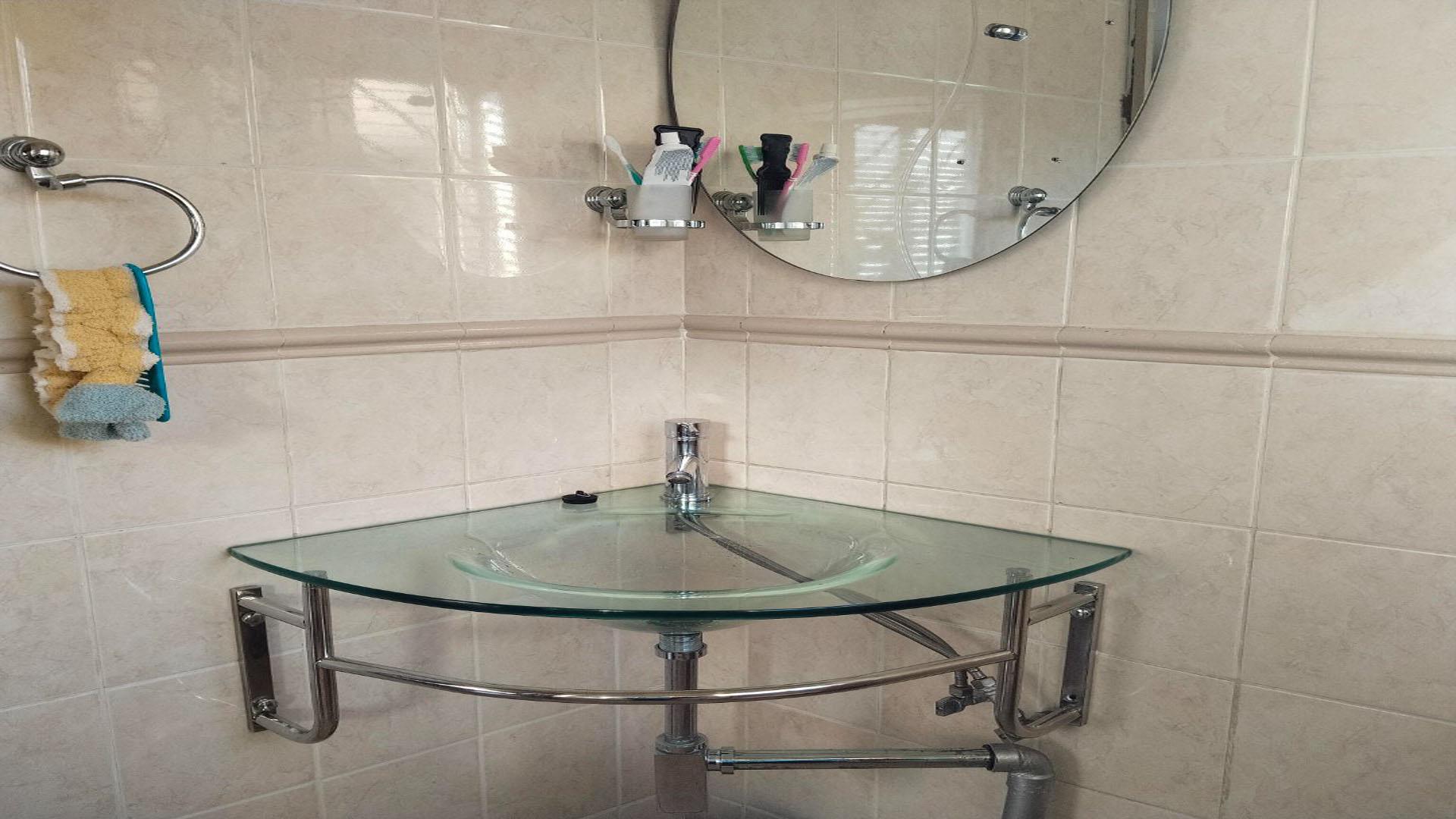 Bathroom 3+ of property in Kibler Park
