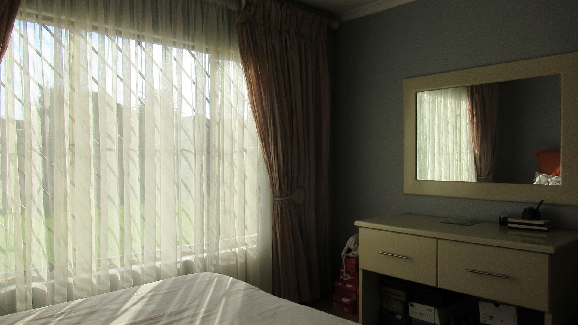 Bed Room 1 - 14 square meters of property in Kibler Park