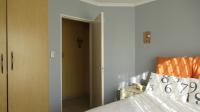 Bed Room 1 - 14 square meters of property in Kibler Park