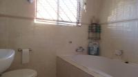 Bathroom 1 - 5 square meters of property in Kibler Park