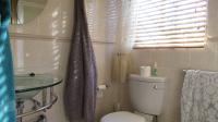Main Bathroom - 4 square meters of property in Kibler Park