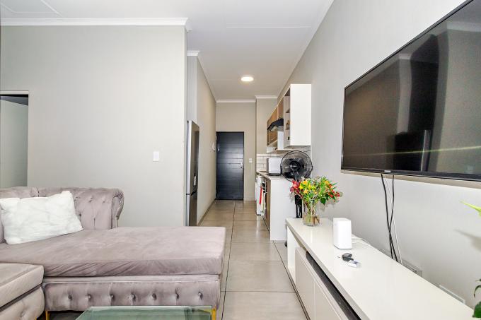 2 Bedroom Apartment for Sale For Sale in Glen Marais - MR713179