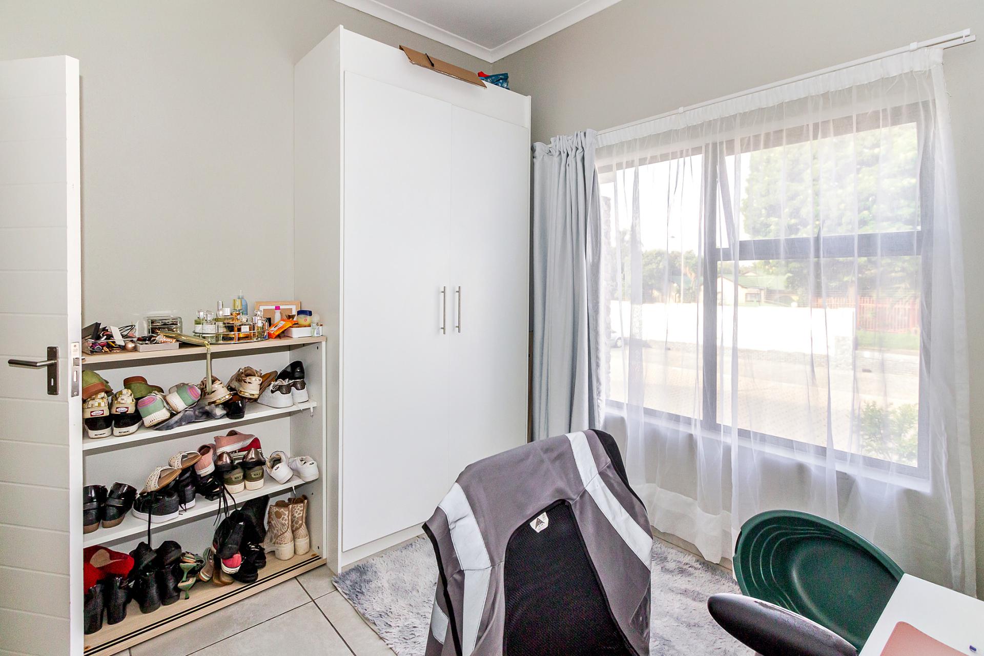  of property in Glen Marais