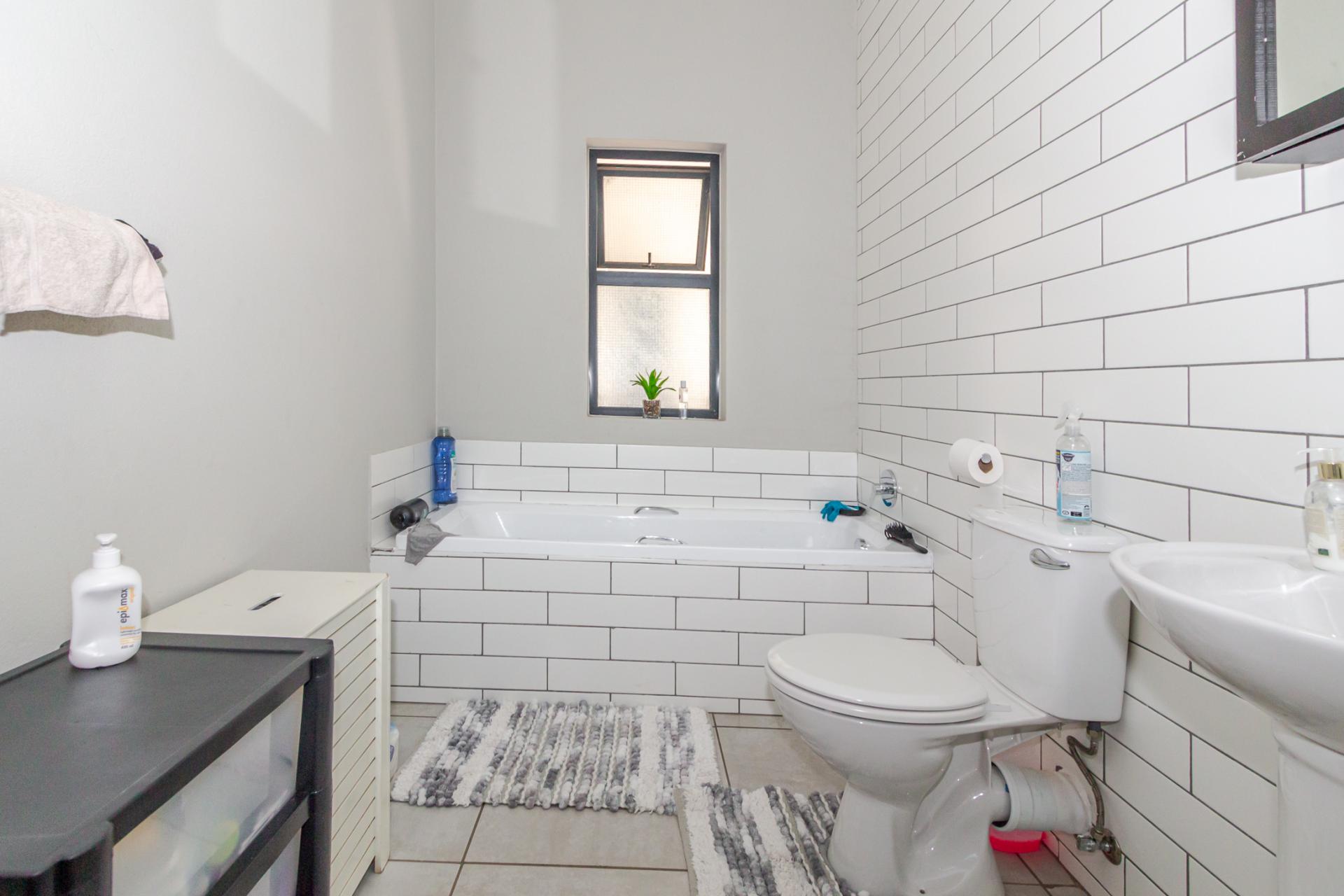  of property in Glen Marais