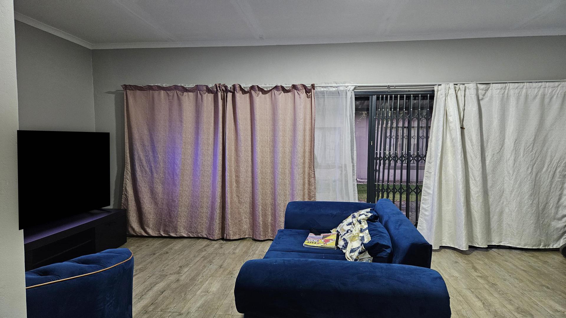 Lounges of property in Eldorette