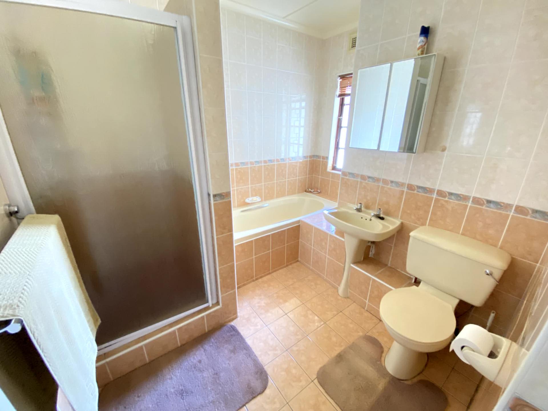  of property in Montclair (Dbn)