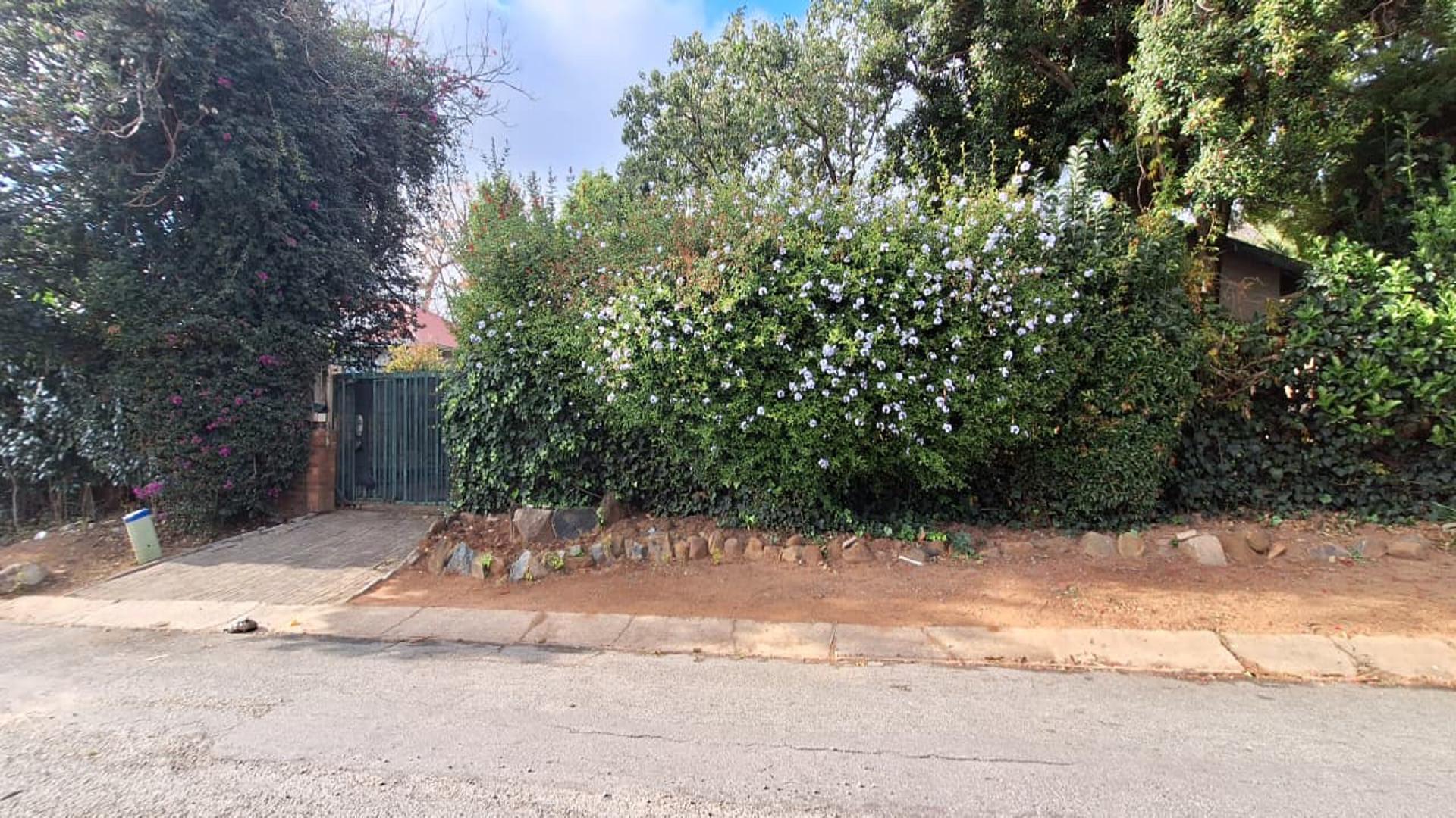 Front View of property in Kew