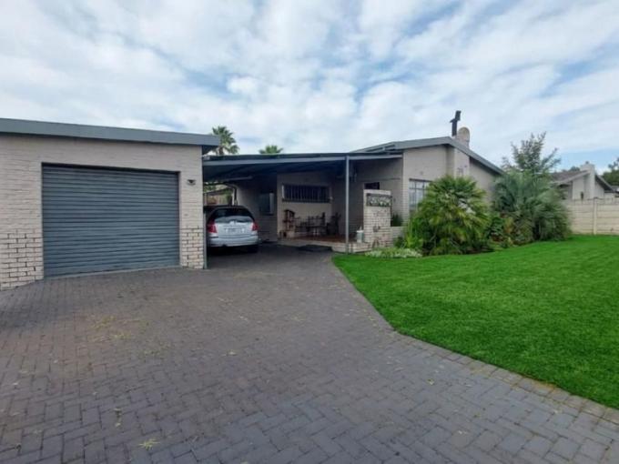 3 Bedroom House for Sale For Sale in Rothdene - MR713216