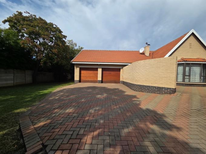 4 Bedroom House for Sale For Sale in Brackenhurst - MR713261