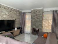  of property in Glenvista