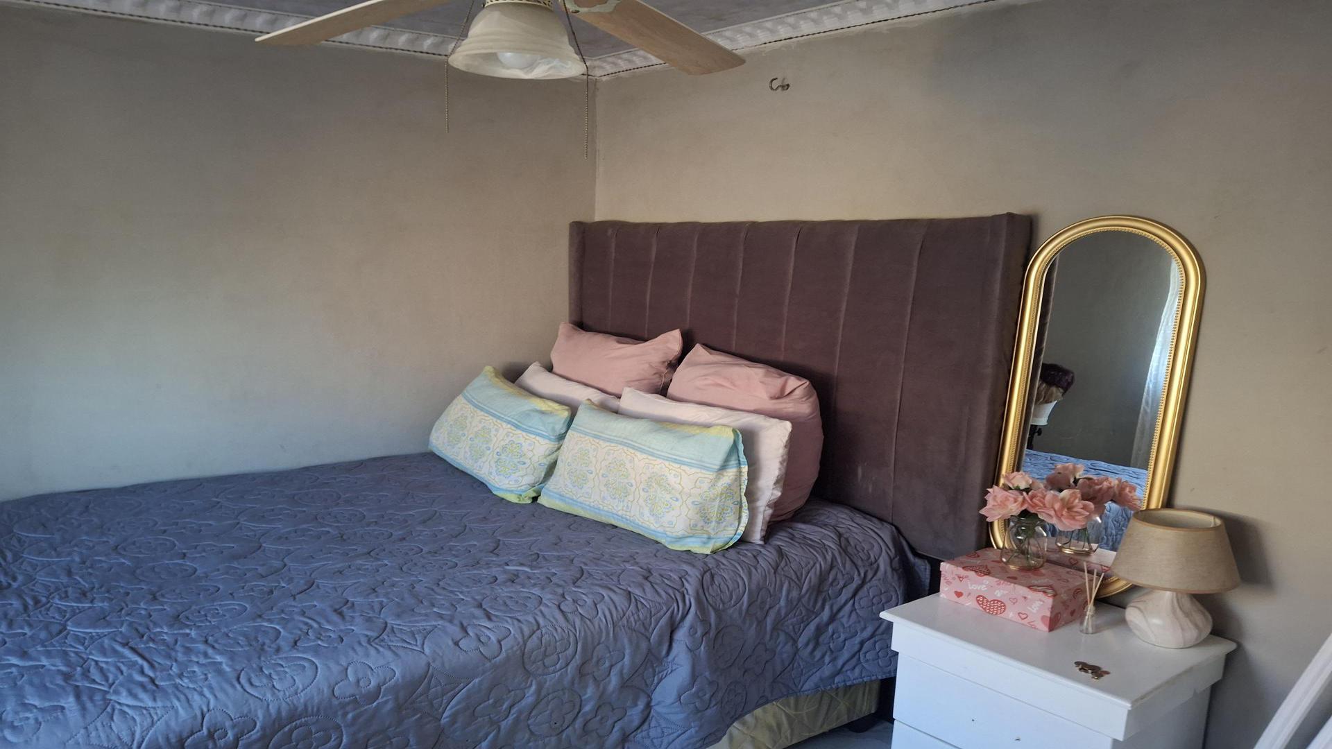 Bed Room 1 of property in Tembisa