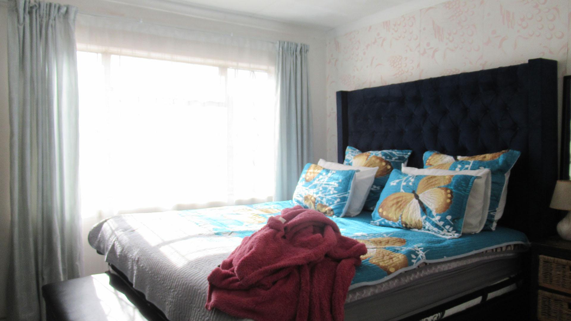 Bed Room 2 - 12 square meters of property in Tembisa
