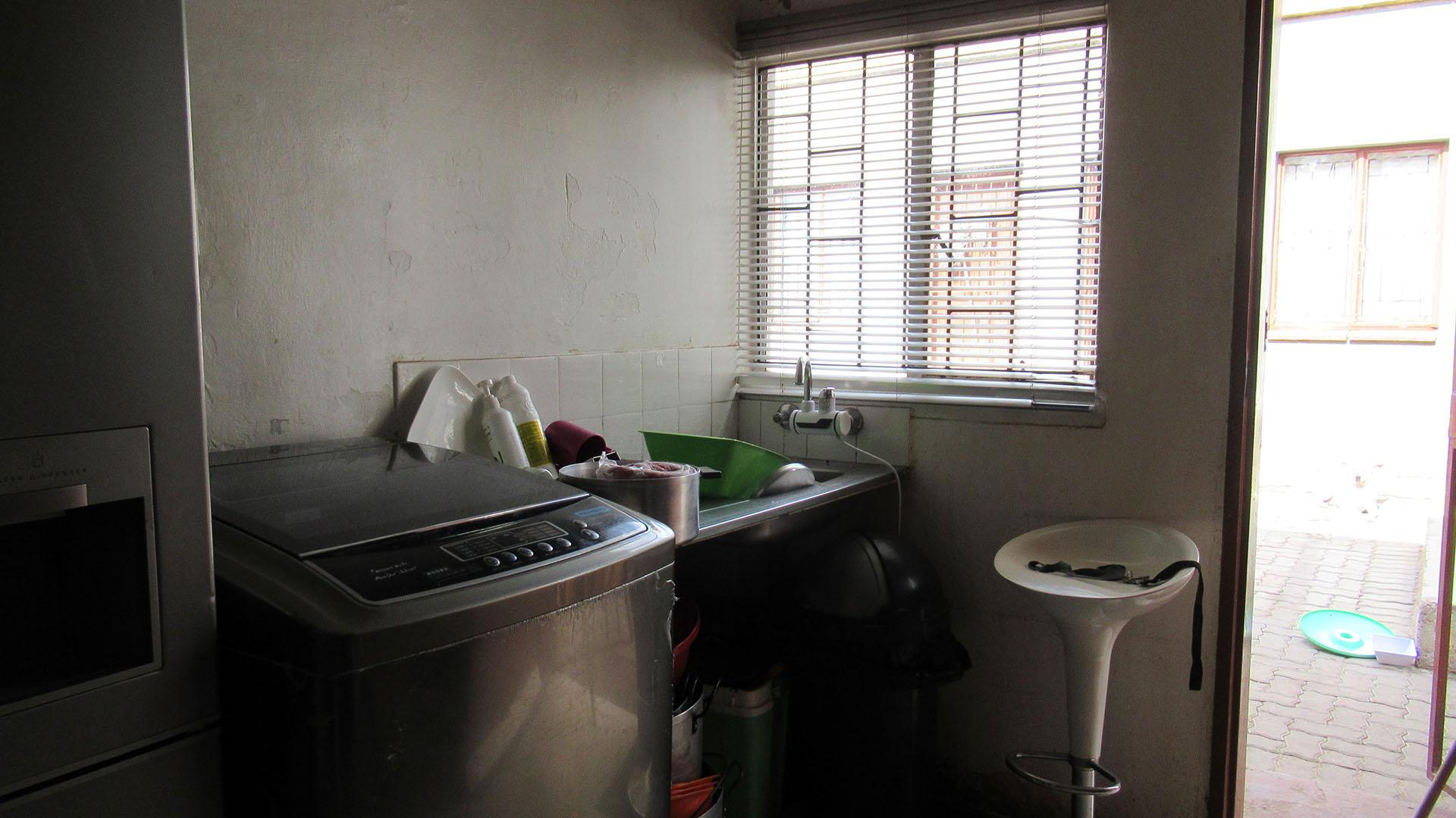 Kitchen - 12 square meters of property in Tembisa