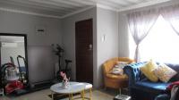 Lounges - 20 square meters of property in Tembisa