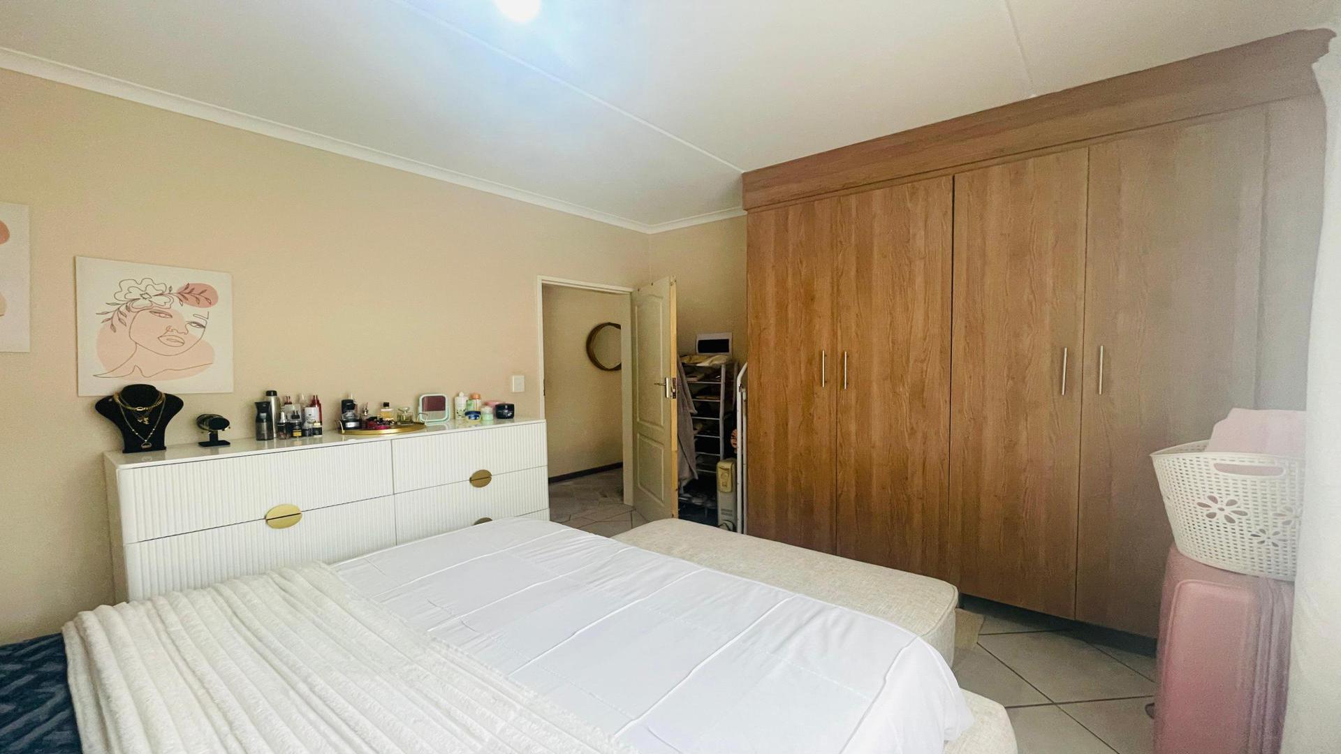 Bed Room 1 of property in Sagewood