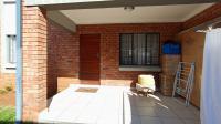 Patio - 9 square meters of property in Sagewood