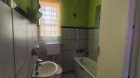 Bathroom 1 of property in Bethelsdorp