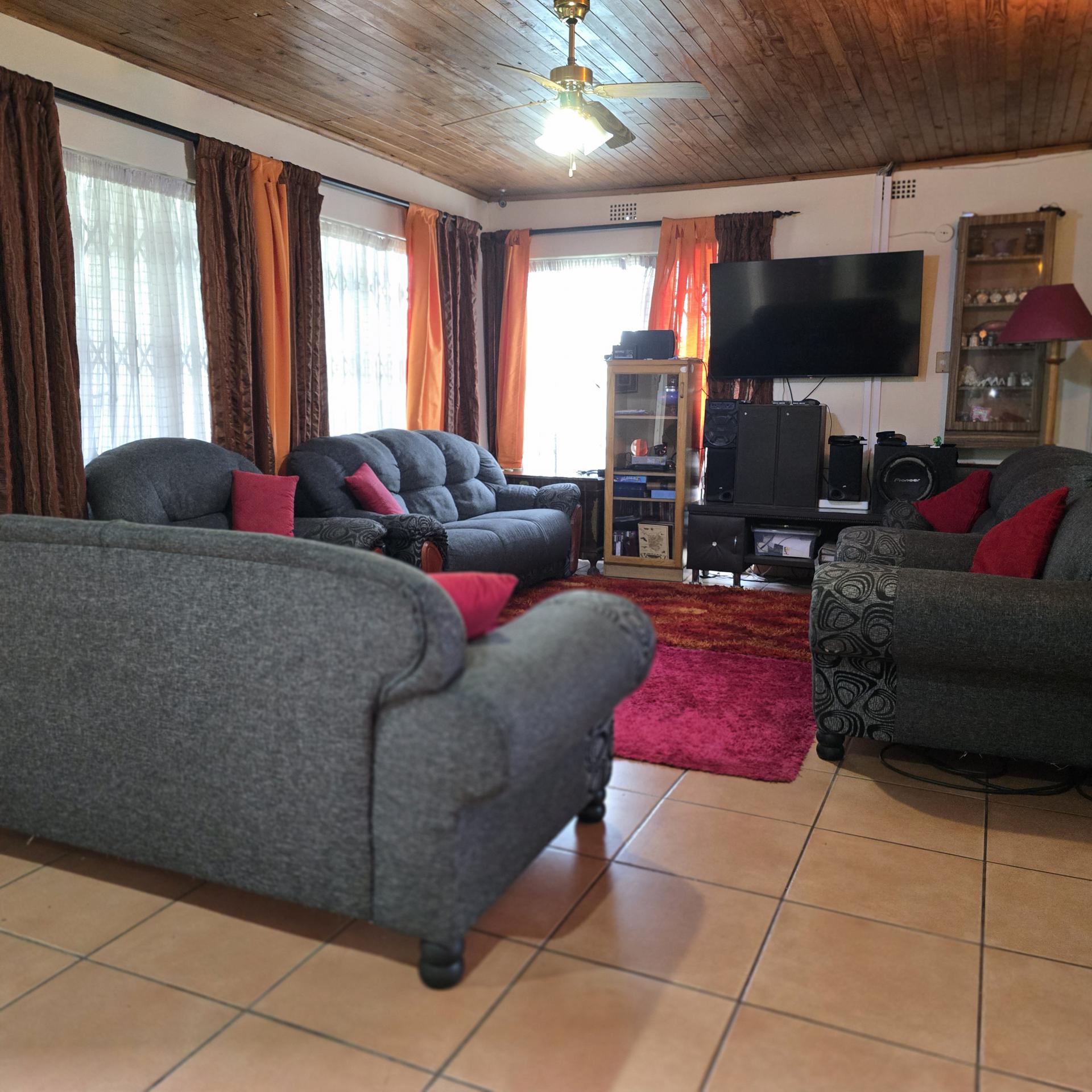  of property in Bonaero Park