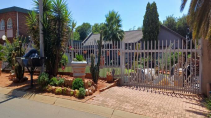 SA Home Loans Sale in Execution 4 Bedroom House for Sale in Vanderbijlpark - MR713305