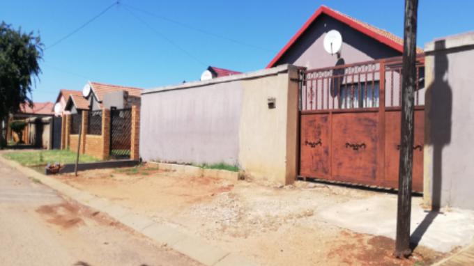 SA Home Loans Sale in Execution 2 Bedroom House for Sale in Doornkop - MR713309