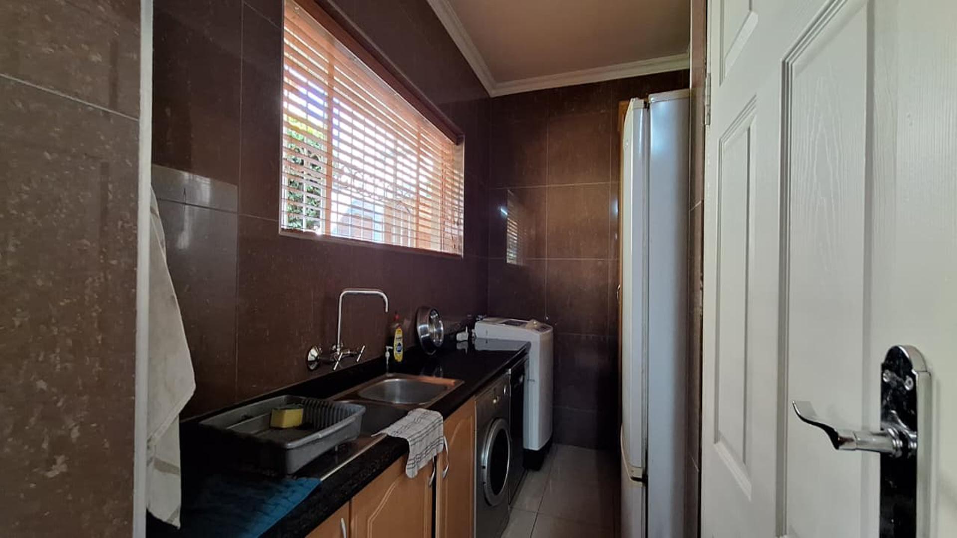 Kitchen - 54 square meters of property in Risidale