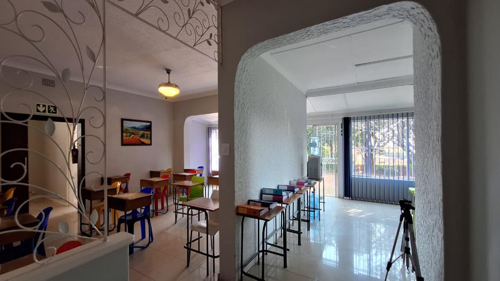 Spaces - 43 square meters of property in Risidale