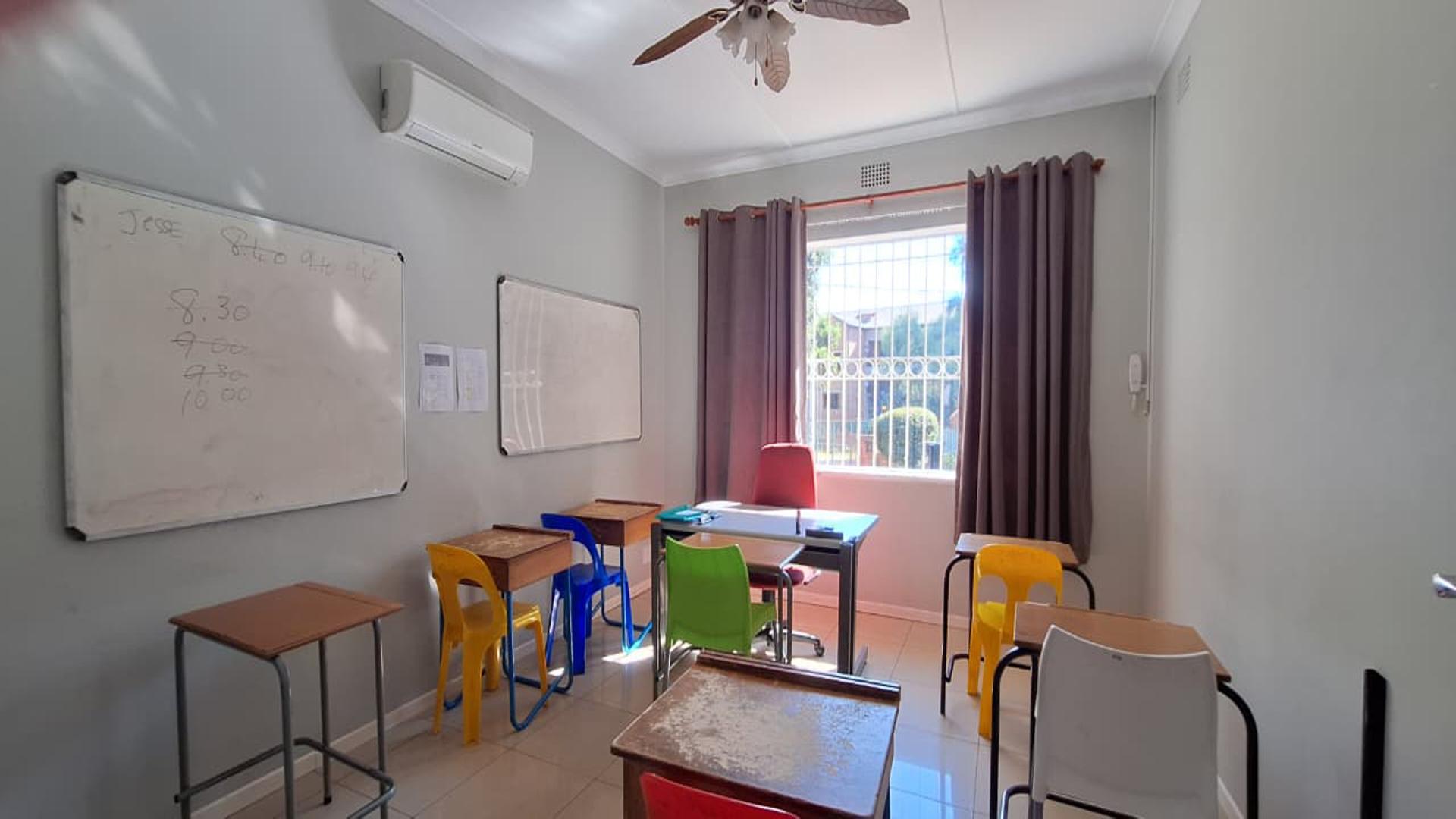 Spaces - 43 square meters of property in Risidale
